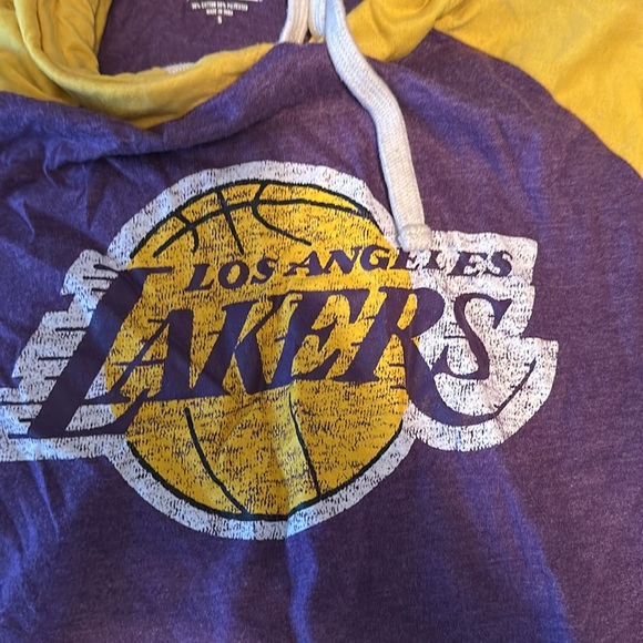 Lakers long sleeve top size small - Picture 3 of 4